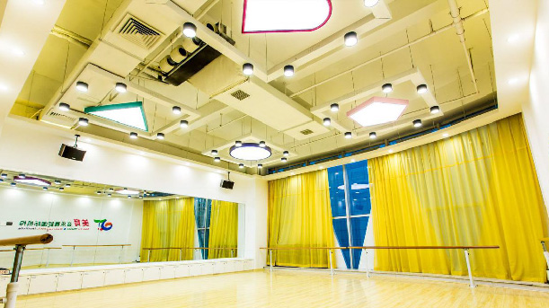 美育音樂(lè)舞蹈國(guó)際機(jī)構(gòu)教學(xué)環(huán)境展示2