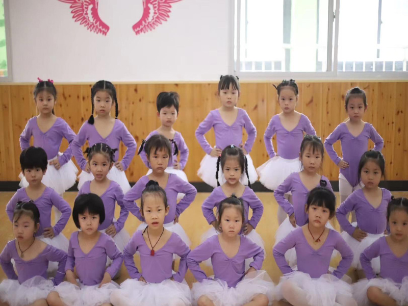 北湖區(qū)華嬰愛蕊幼兒園師生風采